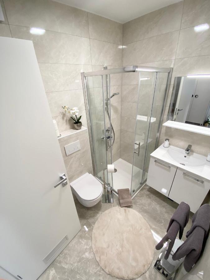 Apartment "50 Shades" With Balcony And Free Parking In The Garage Zadar Extérieur photo