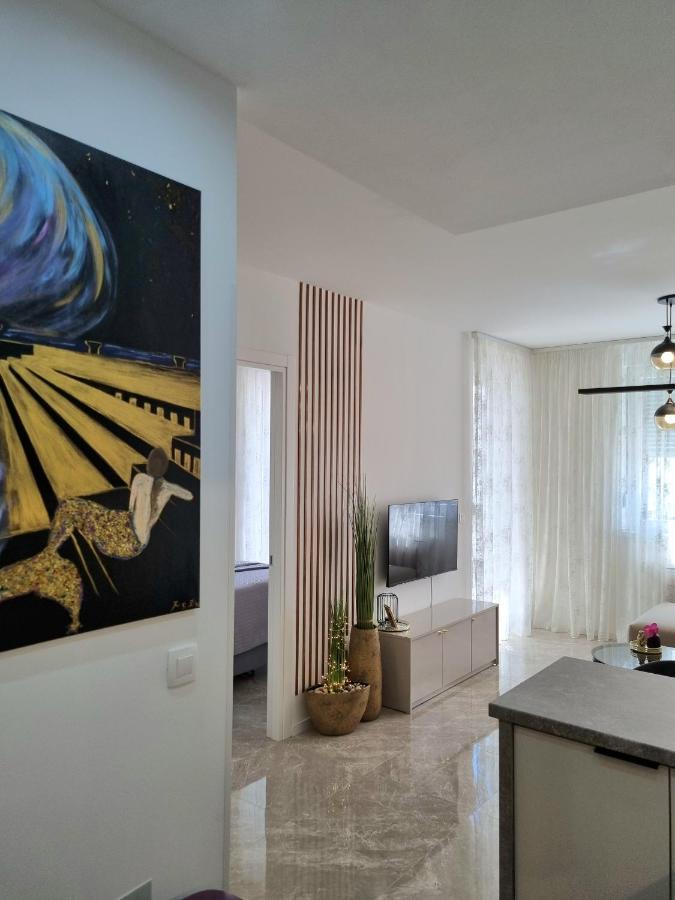 Apartment "50 Shades" With Balcony And Free Parking In The Garage Zadar Extérieur photo