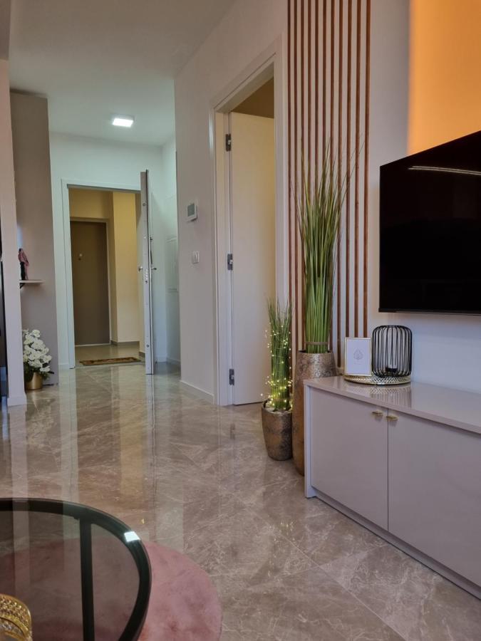 Apartment "50 Shades" With Balcony And Free Parking In The Garage Zadar Extérieur photo