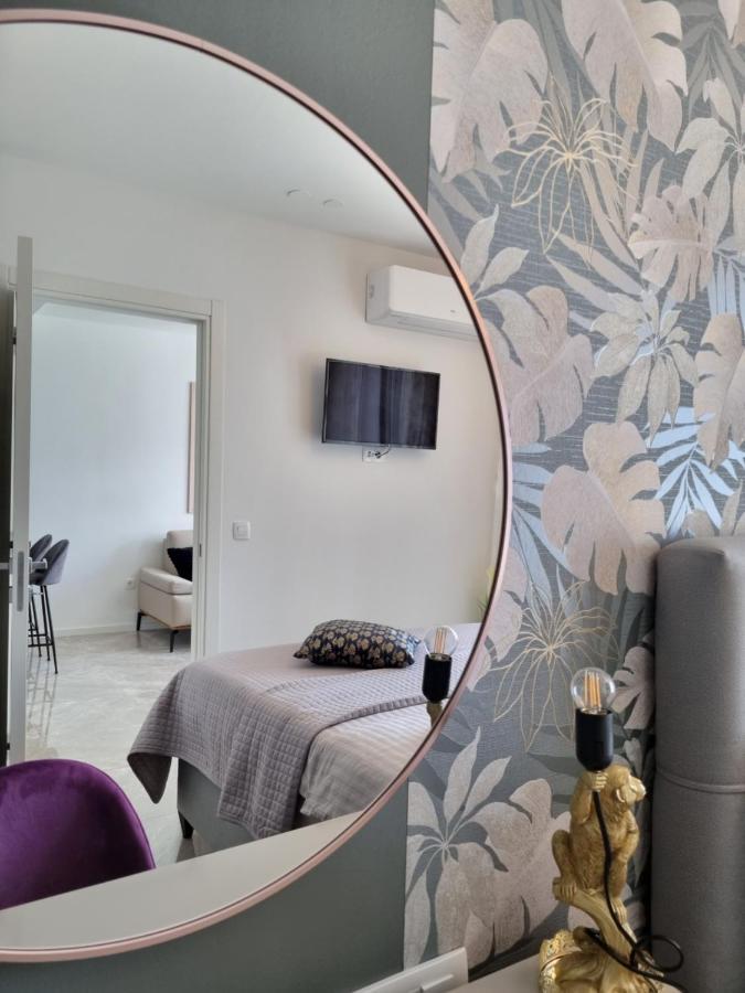 Apartment "50 Shades" With Balcony And Free Parking In The Garage Zadar Extérieur photo