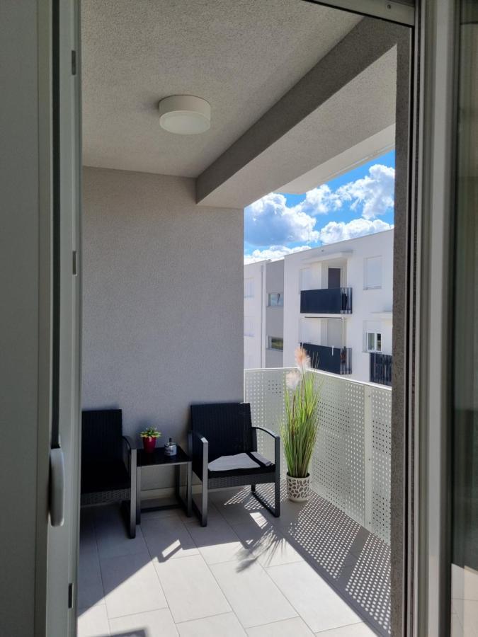 Apartment "50 Shades" With Balcony And Free Parking In The Garage Zadar Extérieur photo